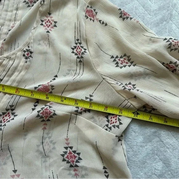 Torrid 3/4 Sleeve Sheer Mesh Tunic Blouse Cream Floral Pattern Size‎ 1X - Picture 7 of 8